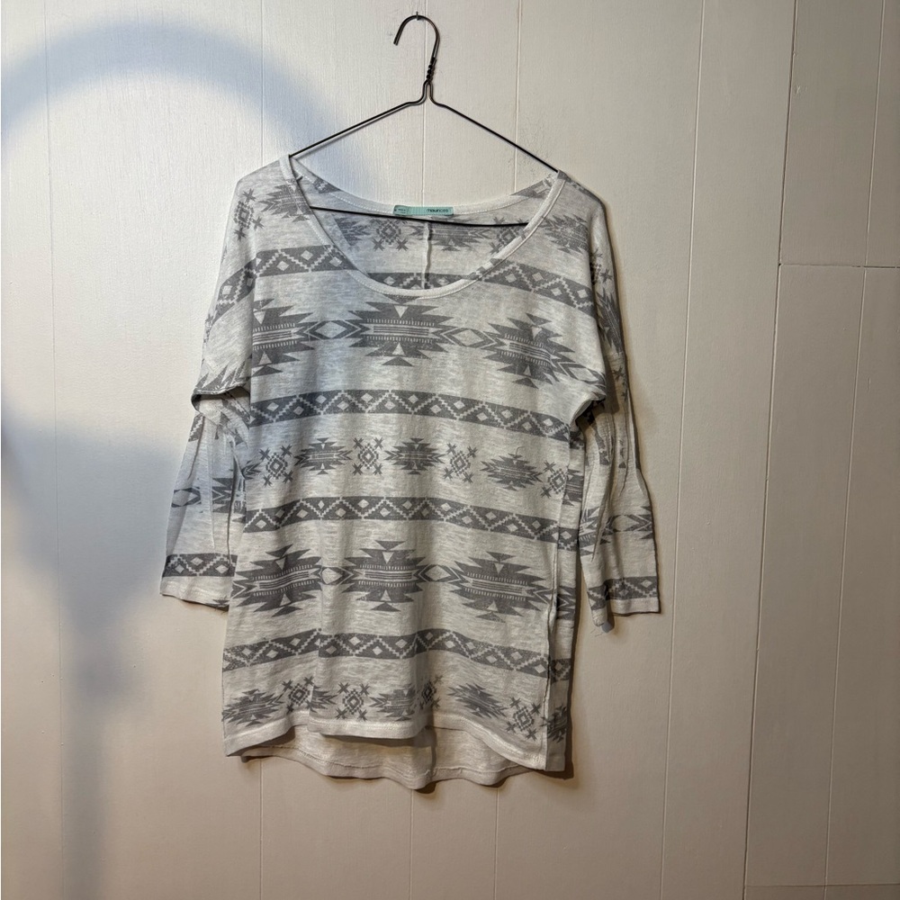 Maurices Gray Geometric Long Sleeve Top